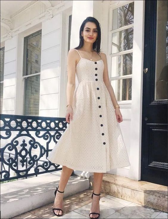 Những mẫu váy đầm maxi 2 dây màu trắng đang lọt vào mắt xanh của hàng triệu cô gái trên khắp hành tinh đầm maxi 2 dây màu trắng, đầm maxi trắng 2 dây, đầm maxi trắng hai dây