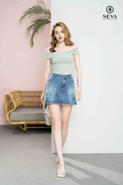 Alternative view of Chân váy jean Neva dáng mini mài xước màu xanh 21S3B330066T015