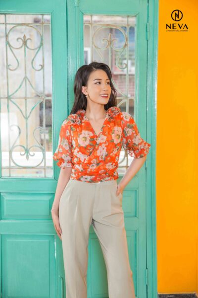 Alternative view of ÁO CROPTOP HOA 3D 21S1W130284H017