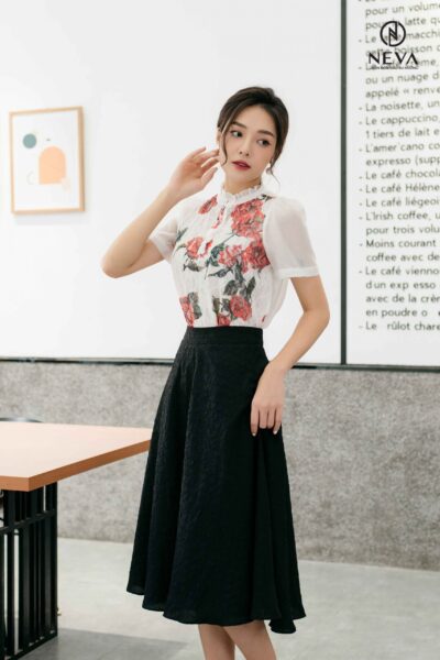 Alternative view of Chân váy midi tằm xốp dập nổi họa tiết 21S2W320366T011