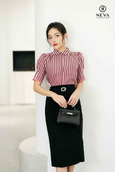 Alternative view of Sơ mi tay cut nhún bồng họa tiết kẻ 21S3W130356H011