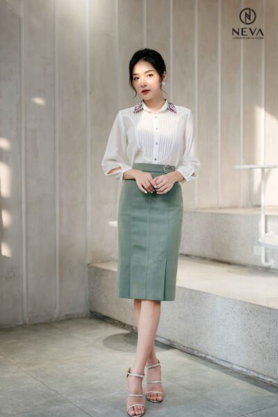 Alternative view of Chân váy bút chì xẻ lệch 21S2W310357T014