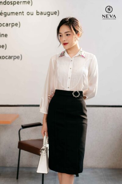 Alternative view of sơ mi cổ đức in lá cổ hoa hồng 21S2W140357T010