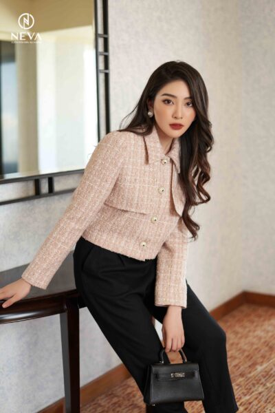 Alternative view of Áo khoác tweed be dáng lửng  21F2W620429T019