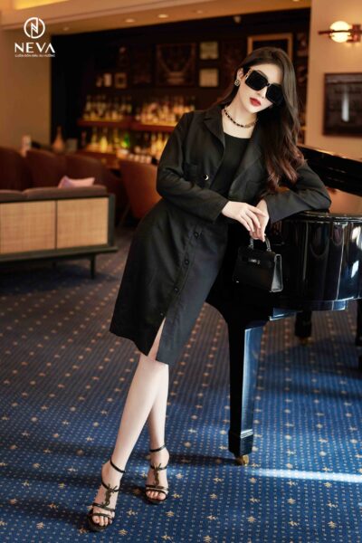 Alternative view of Áo Blazer đen dáng lửng 21F3W620419T011