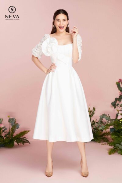 Alternative view of Đầm midi trắng hoa ngực to 21F2W430322T010