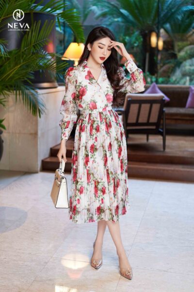 Alternative view of Đầm in hoa hồng 21F2W490415H021