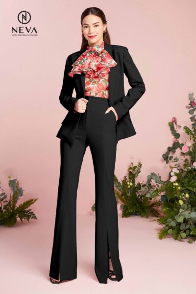 Alternative view of Quần loe xẻ gấu màu ĐEN 21F1W220328T011