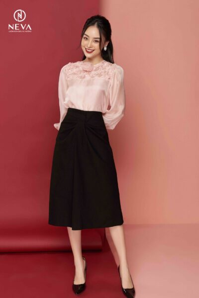 Alternative view of Chân váy midi xếp nếp màu đen 21F2W320447T011