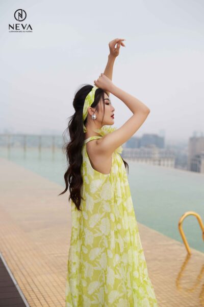 Alternative view of Đầm yếm maxi in hoa 22S2W420491H014