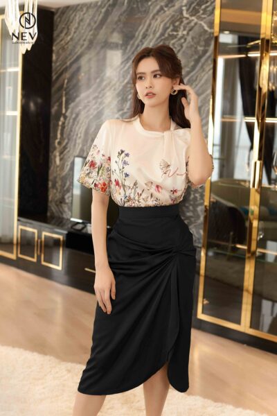 Alternative view of Chân váy xếp li nhún vạt lệch 22S2W310525T011