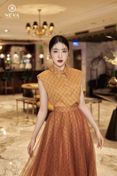 Alternative view of Sơ mi vai độn in logo camel 22S2W130546H019