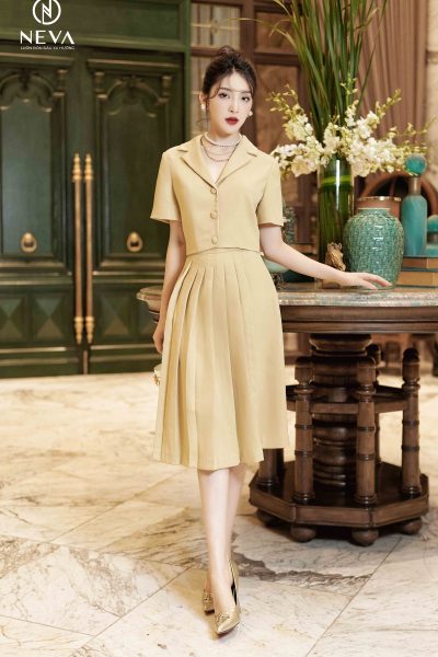 Alternative view of Áo vest lửng cổ điển 22S2W610535T013