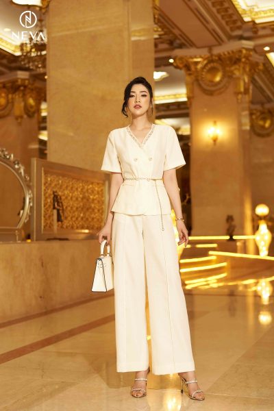 Alternative view of Áo cổ viền ren tay cộc trắng 22S3W620549T010