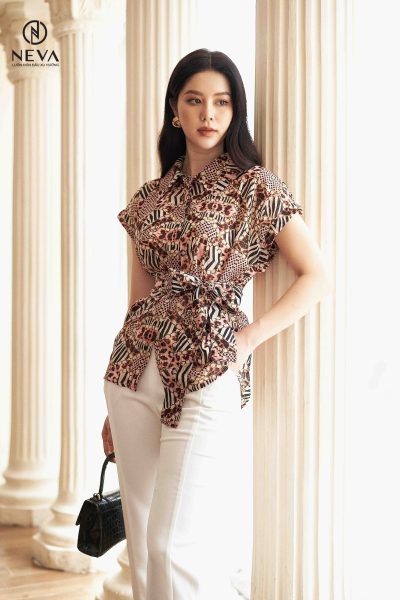 Alternative view of Sơ mi buộc đai in họa tiết báo xích 22S3W130571H021