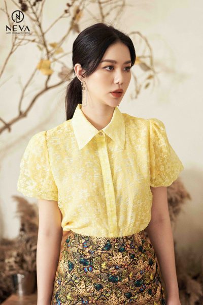 Alternative view of Sơ mi tay bồng dệt  hoa 22S3W130573T013