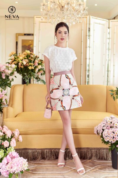 Alternative view of Áo cổ tròn tay lơ vê vải hoa thêu nổi 22S2W130625T010