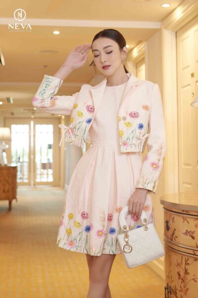 Alternative view of Đầm sát nách in hoa cúc 22F3W420636H019