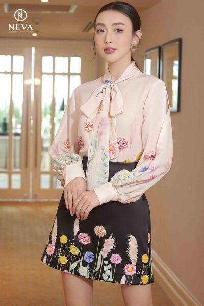 Alternative view of Áo sơ mi cổ nơ in hoa cúc 22F3W140635H019