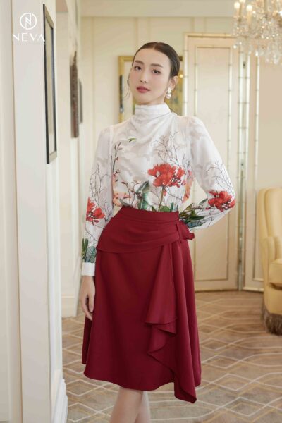 Alternative view of Chân váy vạt xếp chéo màu đỏ 22F2W320639T012