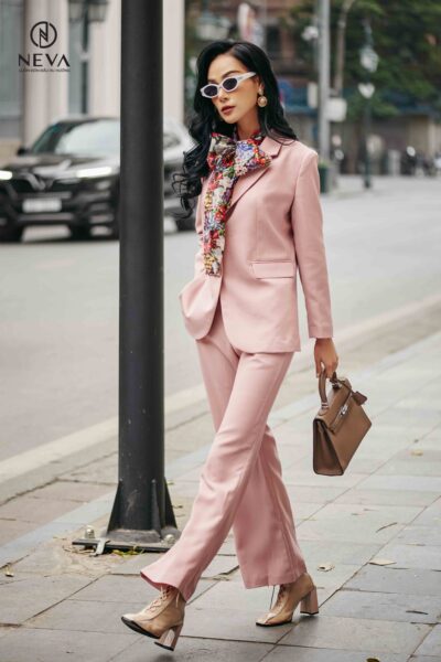 Alternative view of Quần ống loe hồng 22F2W220672T021