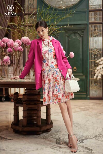 Alternative view of Áo blazer form xuông màu hồng fuchsia 22F3W620664T021