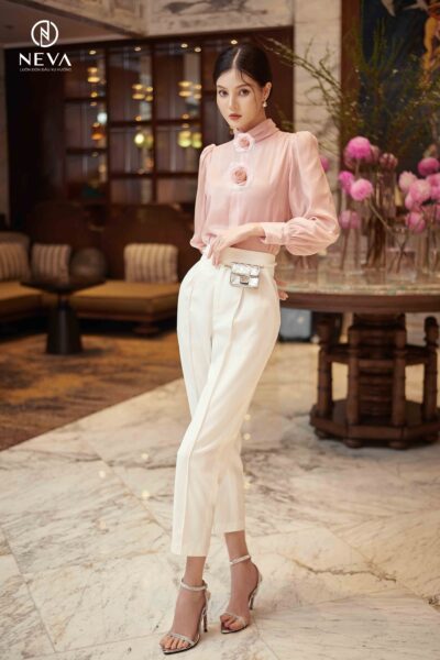 Alternative view of Áo sơ mi đính hoa hồng 22F3W140665T021