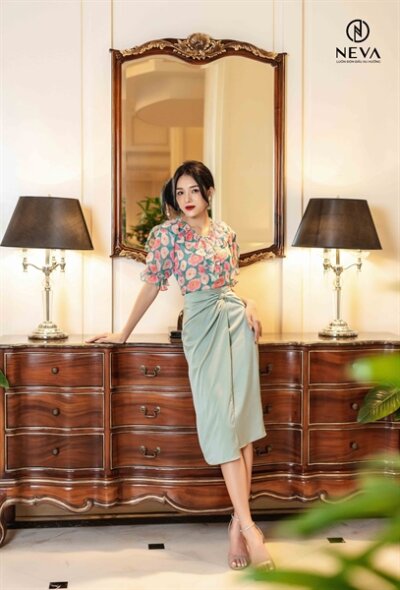 Áo sơ mi Neva cổ bèo in poppy xanh 21S2W130302H015