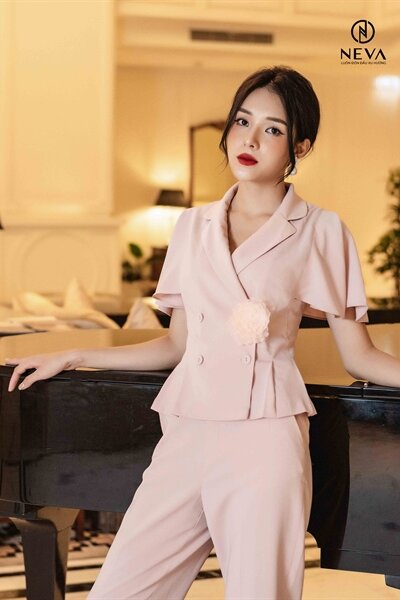 Alternative view of Áo giả vest Neva đính hoa eo màu hồng nude 21S1W610306T021
