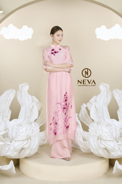 Alternative view of Áo dài Cẩm Hoa 24S1W660004H021