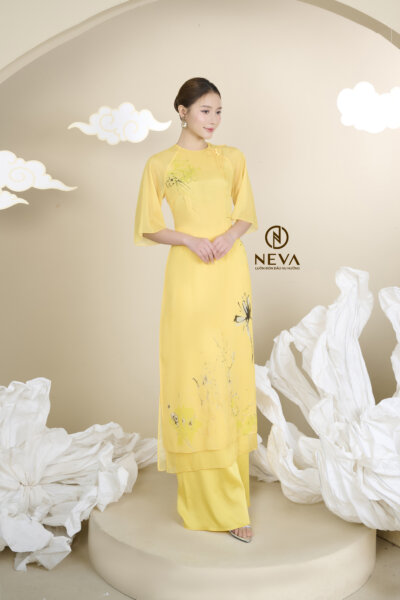 Alternative view of Áo dài Hoàng Kim 24S1W660005H013