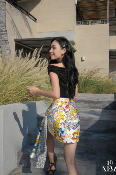 Alternative view of Áo thun đen trễ vai Exquisite Value 24S1W130017H013