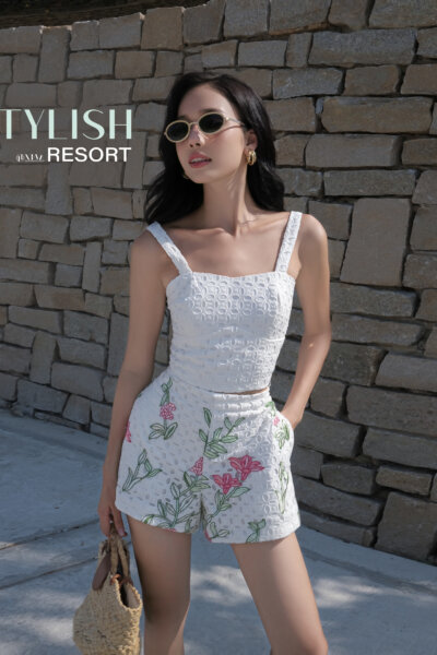 Áo 2 dây 𝐒𝐭𝐲𝐥𝐢𝐬𝐡 𝐑𝐞𝐬𝐨𝐫𝐭 24S1W110022T010