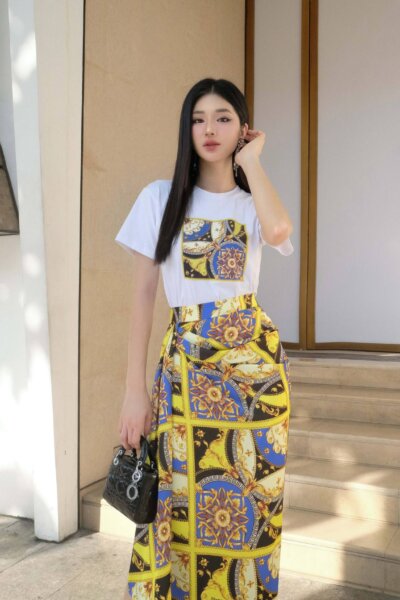 Áo phông Gifts from the Universe 24S1W500034H013