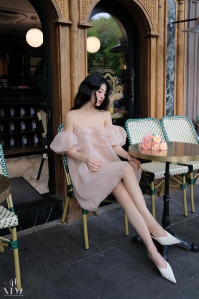 Alternative view of Đầm Phoebe 24S1W420003H021