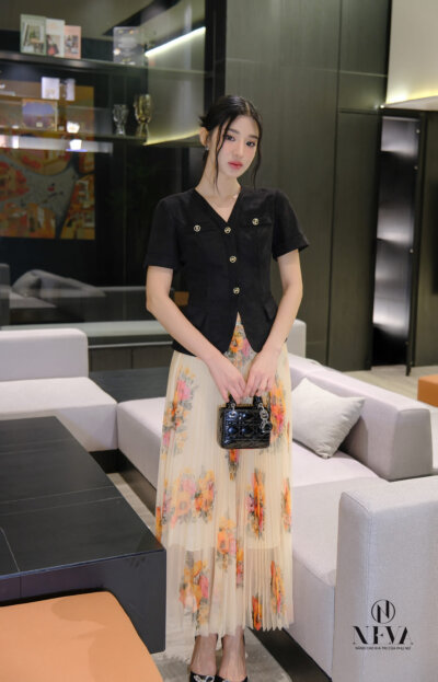 Chân váy 𝑪𝒂𝒕𝒉𝒆𝒓𝒊𝒏𝒆 𝑺𝒆𝒕 24S1W320050H013
