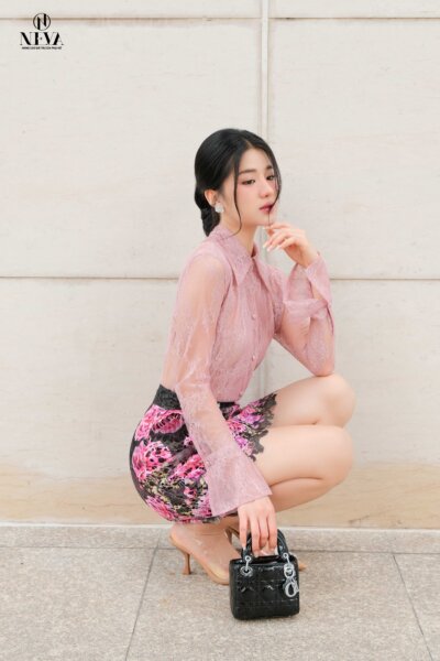 Alternative view of Chân váy A mini Silk Glow 24S1W302001H021