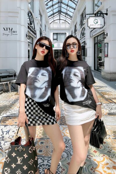 Alternative view of Áo phông in hình cô gái 24S1W500515T011