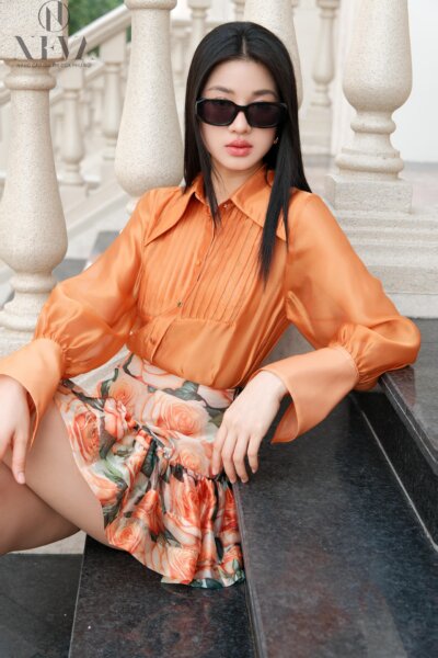 Áo sơ mi cổ đức dài tay Charmed Essence 24S1W140067T013