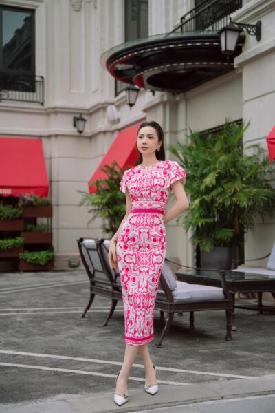 Alternative view of Đầm ôm bút chì Magenta Glow 24S1W422068H021