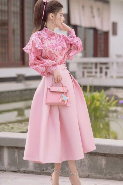 Alternative view of Chân váy Midi xòe xếp ly 24S1W328005T021