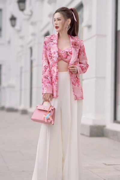 Quần dài ống xuông xếp ly thân trước có xẻ gấu Feminine Allure 24S1W228003H021