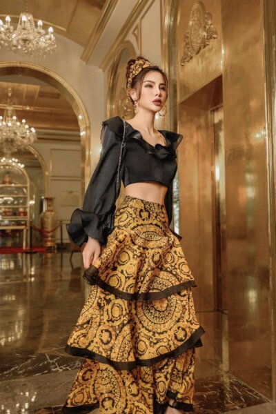 Áo crop dài tay cổ V Rosy Sonata 25S1W141006T011