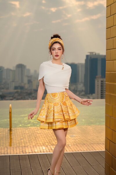 Áo ôm sát Ivory Pinnacle 25S1W131008T010