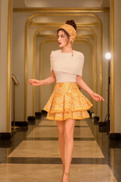 Alternative view of Chân váy xòe nếp Ivory Pinnacle 25S1W301008H013