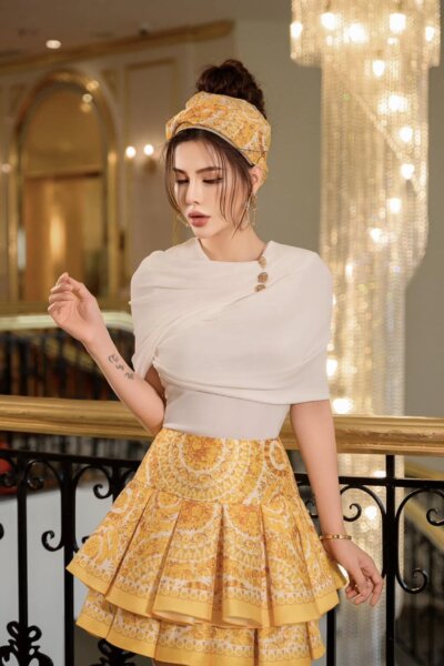 Chân váy xòe nếp Ivory Pinnacle 25S1W301008H013