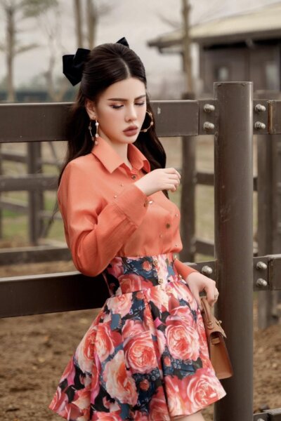 chân váy mini A xòe xếp ly, bản cạp cao Muse in Silk 25S1W305007H015