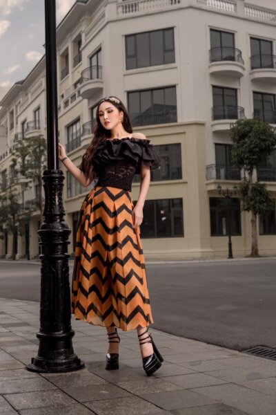 Alternative view of Chân váy midi xòe dáng dài Aurora 25S1W323001H013