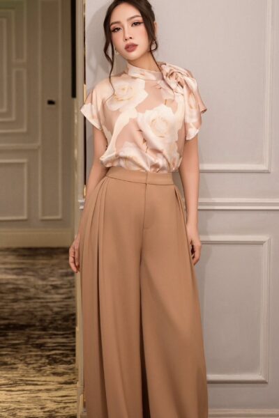 Alternative view of Quần ống xuông rộng, có xếp ly 2 bên trẻ trung Amber Quietude 25S1W222004T022