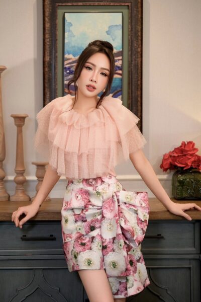 Chân váy mini A xếp nếp tạo nơ to bản trẻ trung Hushed Halo 25S1W302005H021